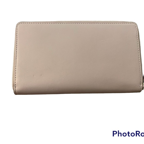 Vera Bradley Grey Leather Zippered Wallet - Picture 2 of 3